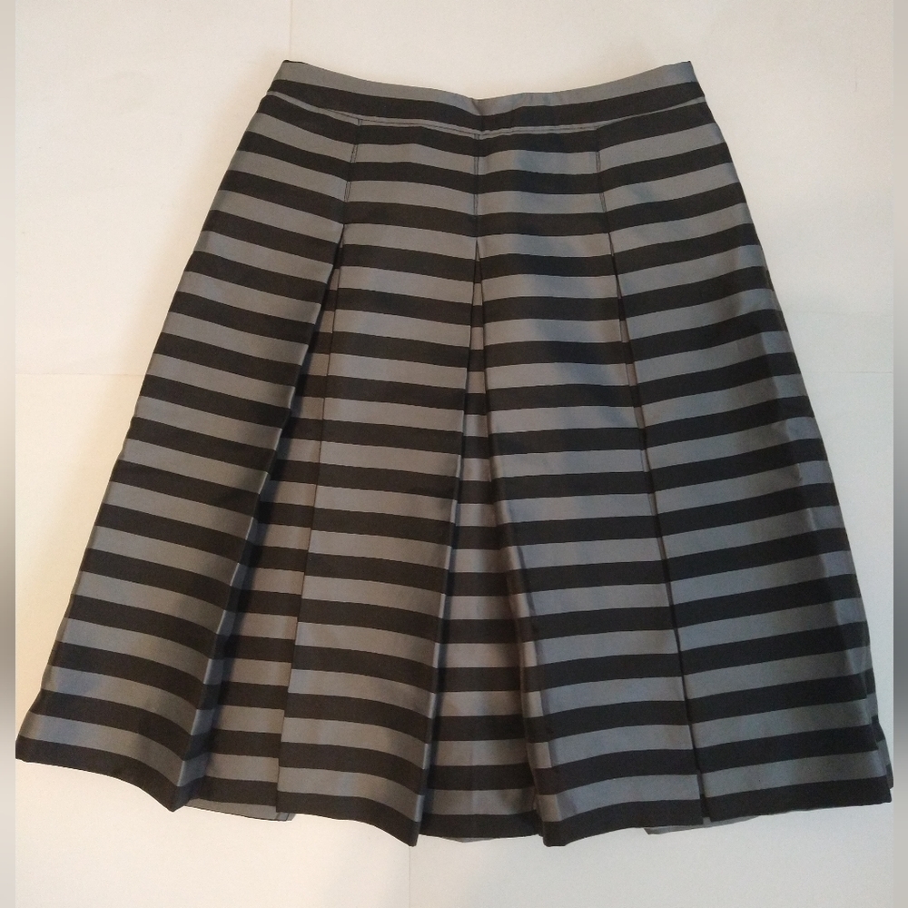 Halogen Women's Stripes Box-Pleated Skirt Black And Silver Size 10 Excellent Y2K